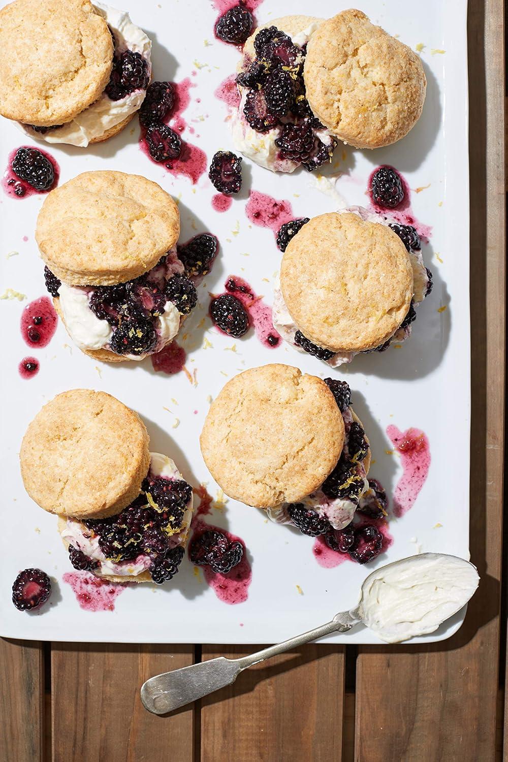 imageBobs Red Mill Organic Medium Grind Cornmeal 24oz Pack of 4 Non GMO Whole Grain Vegan Kosher24 Ounce Pack of 1